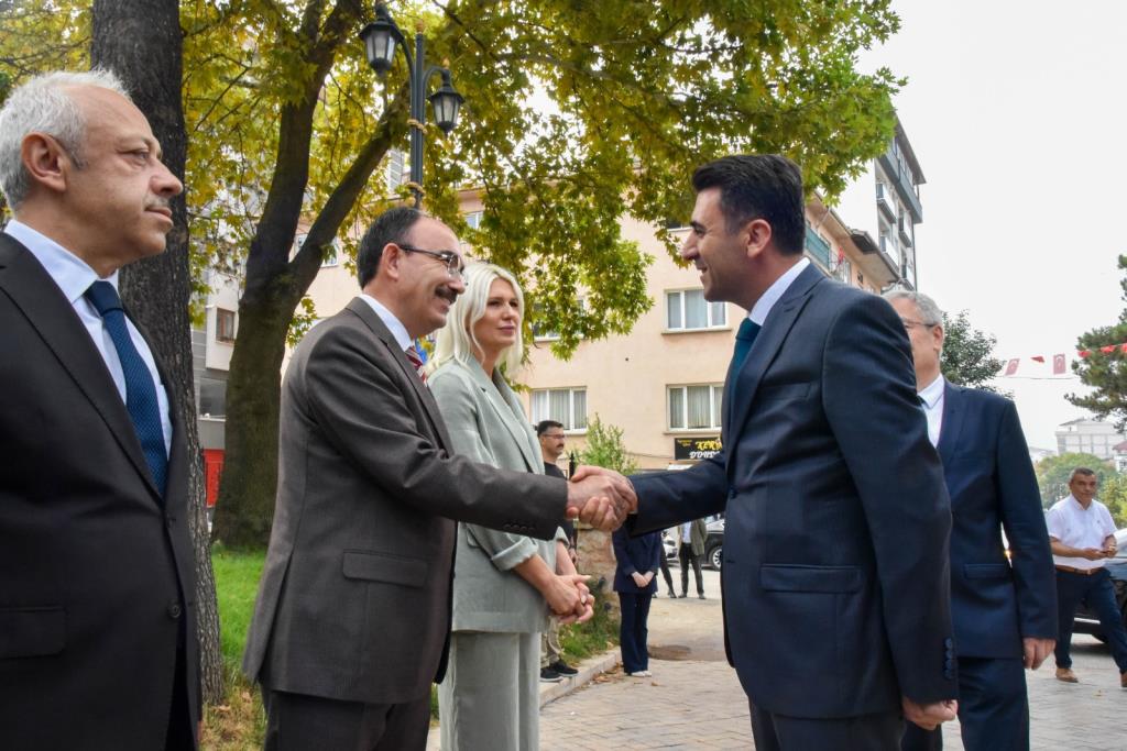 Rektörümüz Beydemir, Bilecik Valisi Aygöl’ü Karşılama Törenine Katıldı